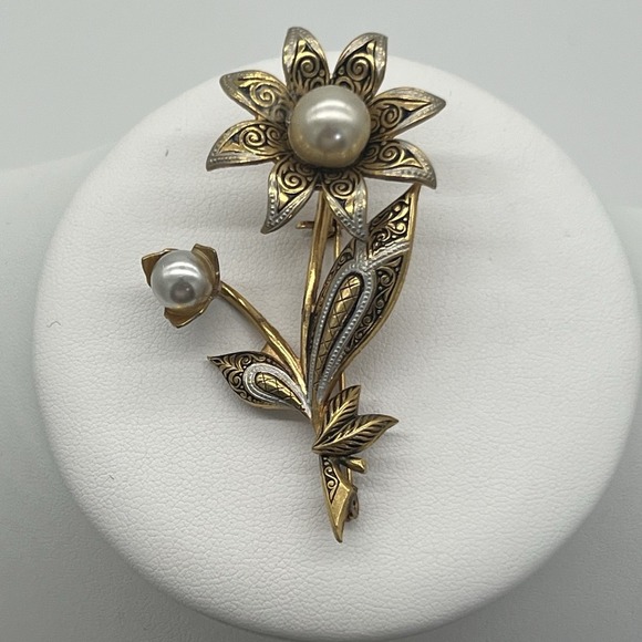Vintage Damascene Faux Pearl Flower Brooch Pin Gold & Silver Tone Made In Spain - Picture 1 of 7